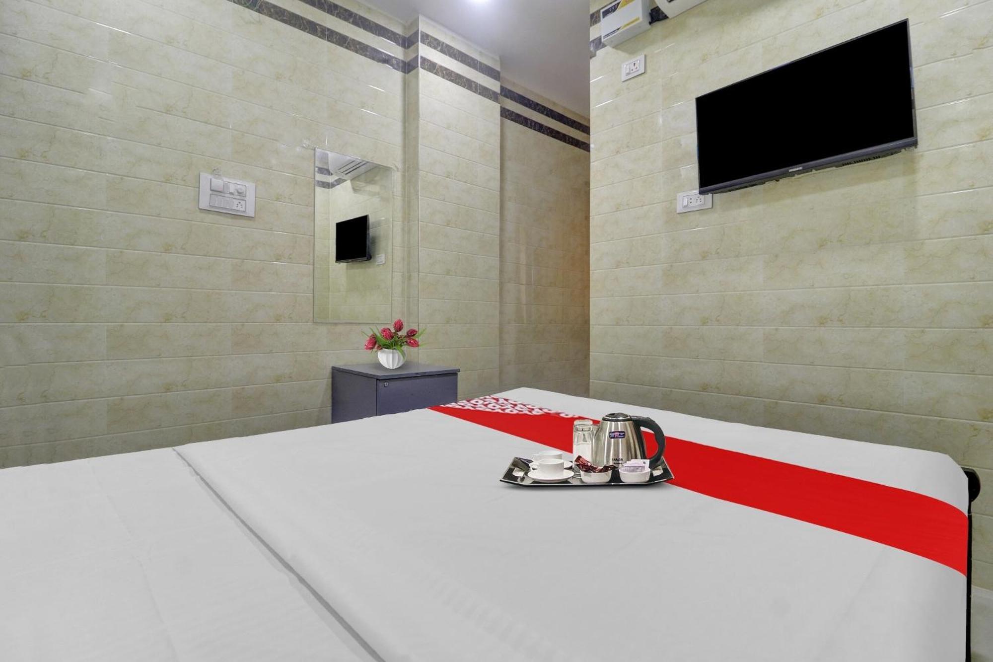 Hotel O Ashoka Classic Near Gokul Chat Hyderabad Exterior foto